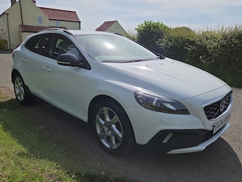 Used Volvo V40 Cross Country 2014 for sale - 78796037: Photo