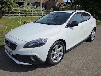 Used Volvo V40 Cross Country 2014 for sale - 78796037: Photo
