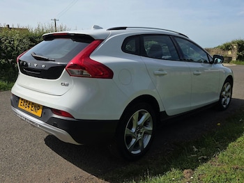 Used Volvo V40 Cross Country 2014 for sale - 78796037: Photo