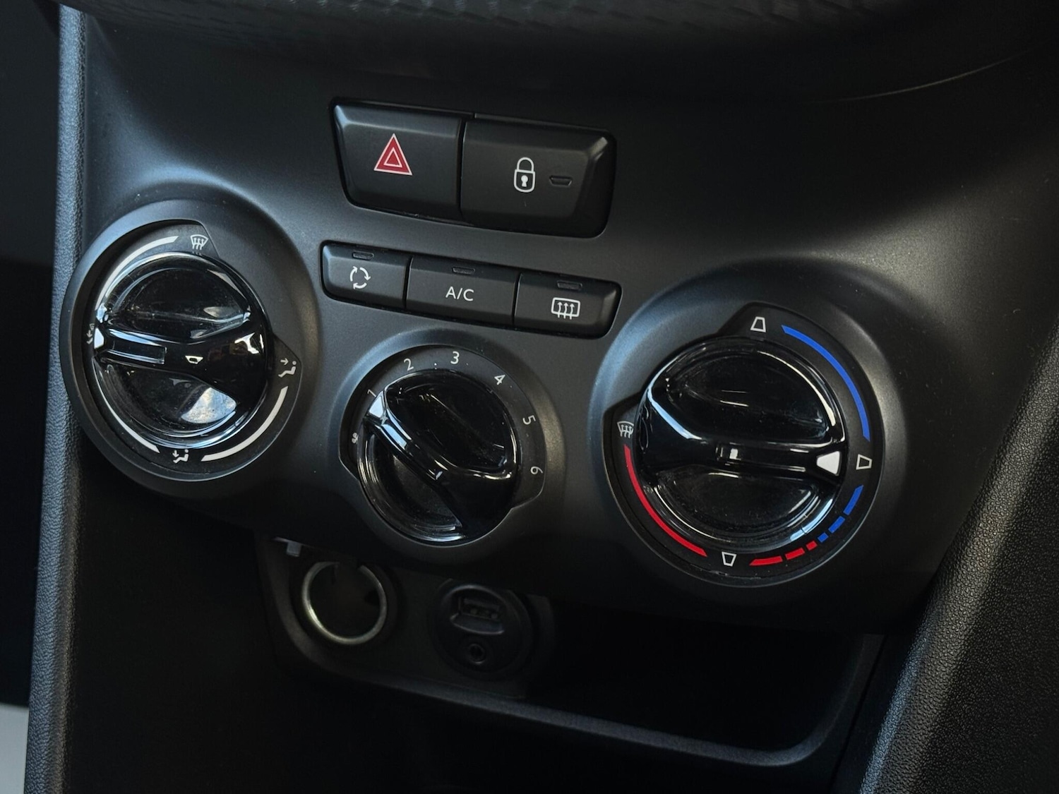 Used Peugeot 208 2018 for sale - 77130896: Photo 25