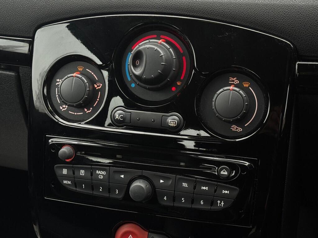 Used Renault Clio 2012 for sale - 77203646: Photo 16