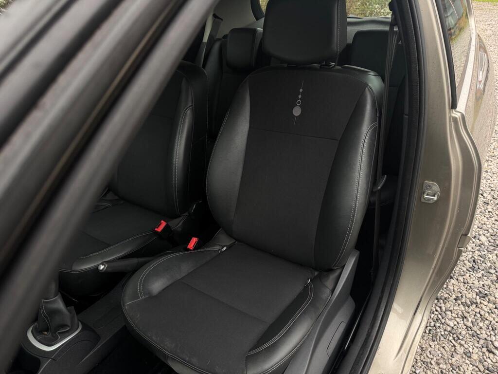 Used Renault Clio 2012 for sale - 77203646: Photo 20