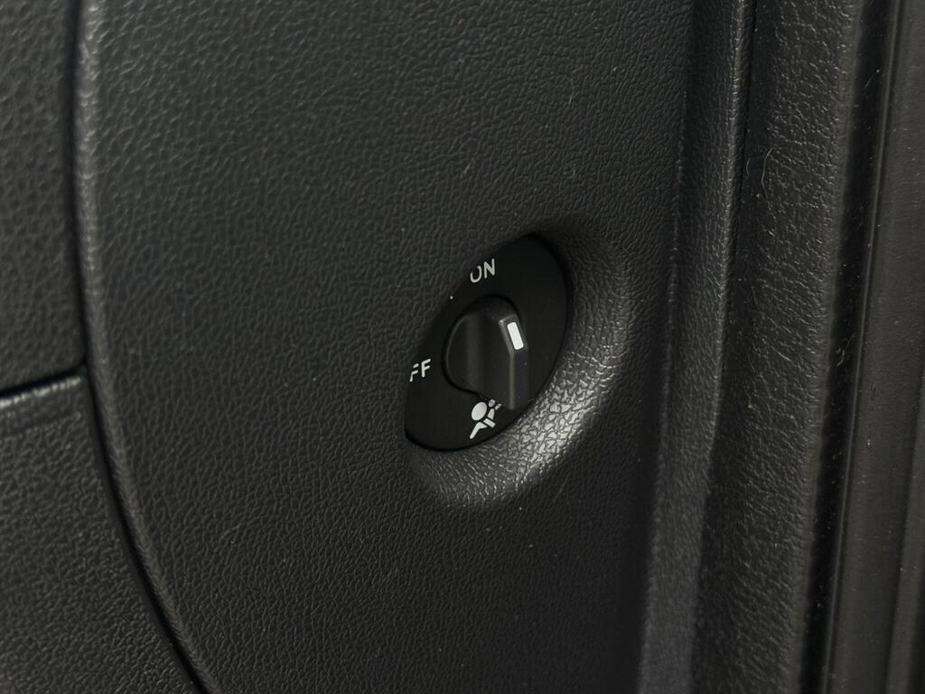 Used Renault Clio 2012 for sale - 77203646: Photo 31