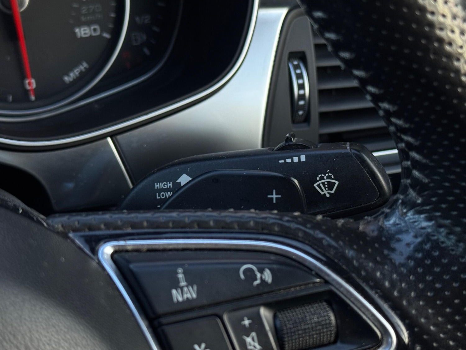 Used Audi A6 Saloon 2015 for sale - 77130657: Photo 37