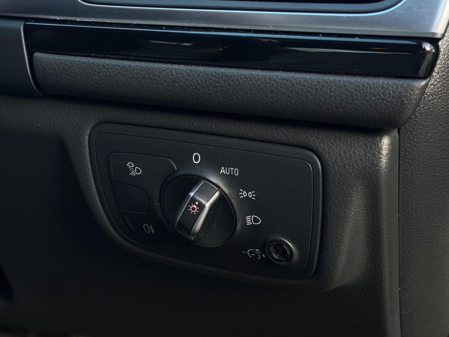 Used Audi A6 Saloon 2015 for sale - 77130657: Photo 65