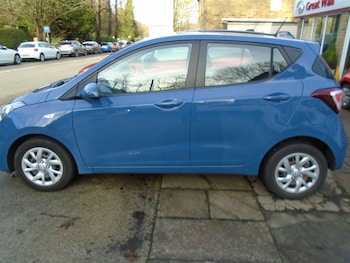 Used Hyundai i10 2017 for sale - 76966989: Photo