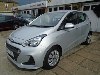 Used Hyundai i10 2017 for sale - 77890232: Photo