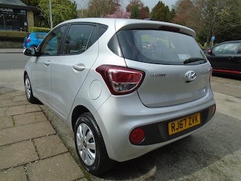 Used Hyundai i10 2017 for sale - 77890232: Photo