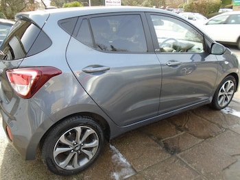 Used Hyundai i10 2019 for sale - 77890229: Photo