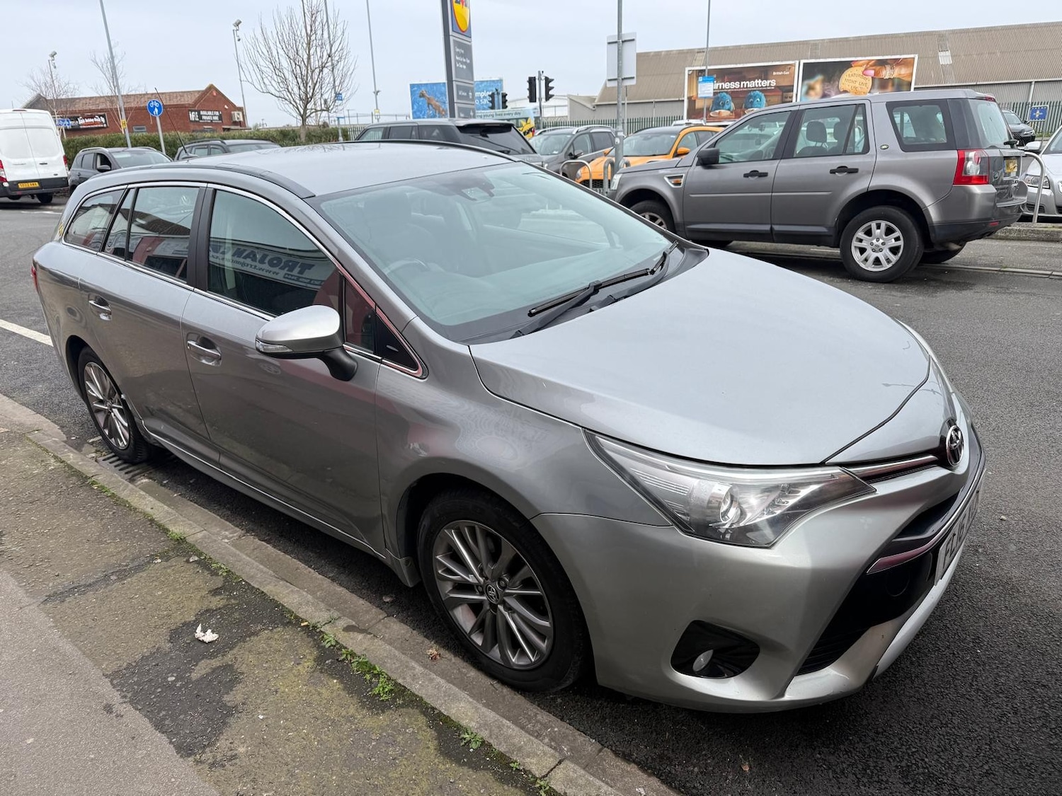 Used Toyota Avensis 2016 for sale - 77885520: Photo 3