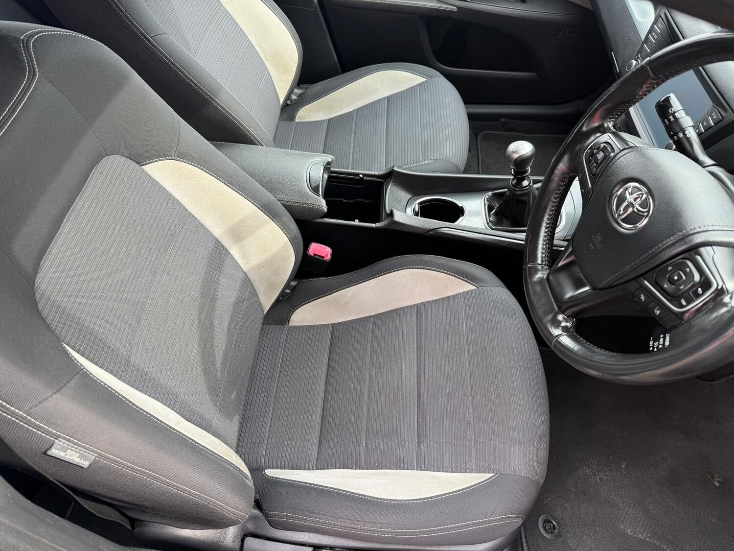 Used Toyota Avensis 2016 for sale - 77885520: Photo 8