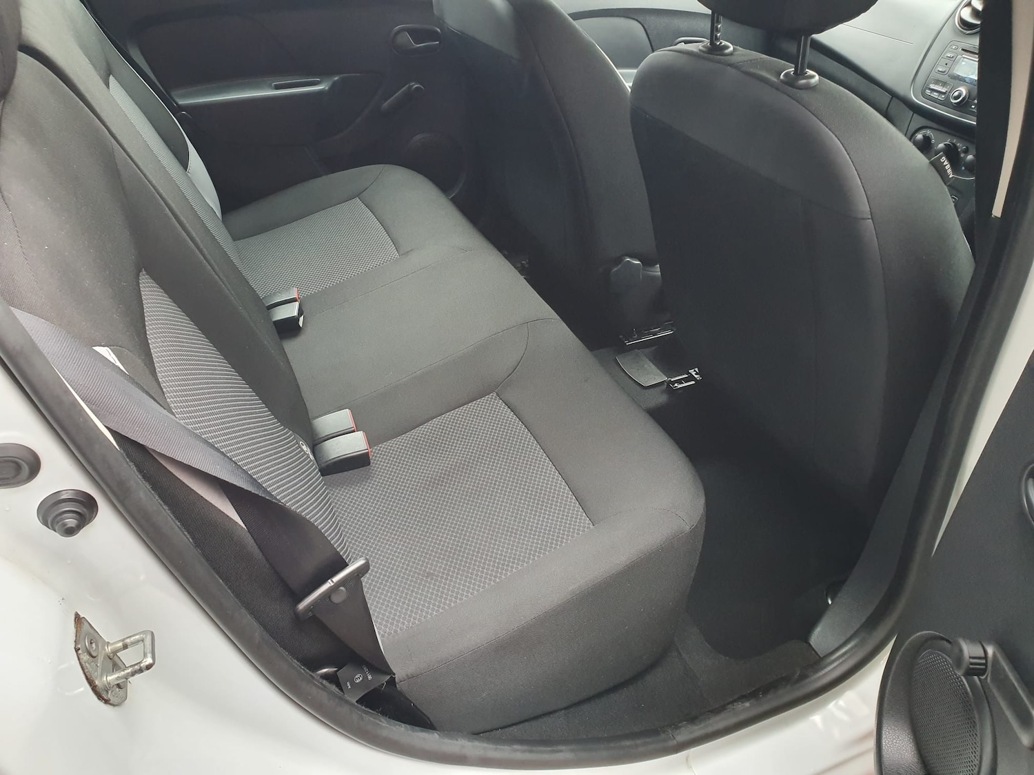 Used Dacia Sandero 2015 for sale - 77603805: Photo 11