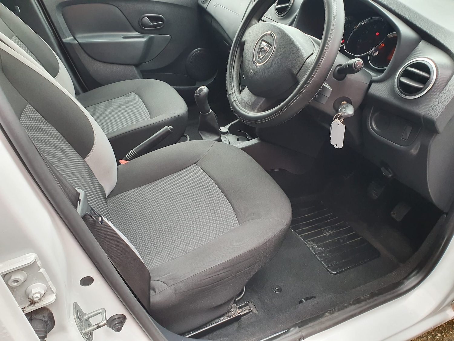 Used Dacia Sandero 2015 for sale - 77603805: Photo 13