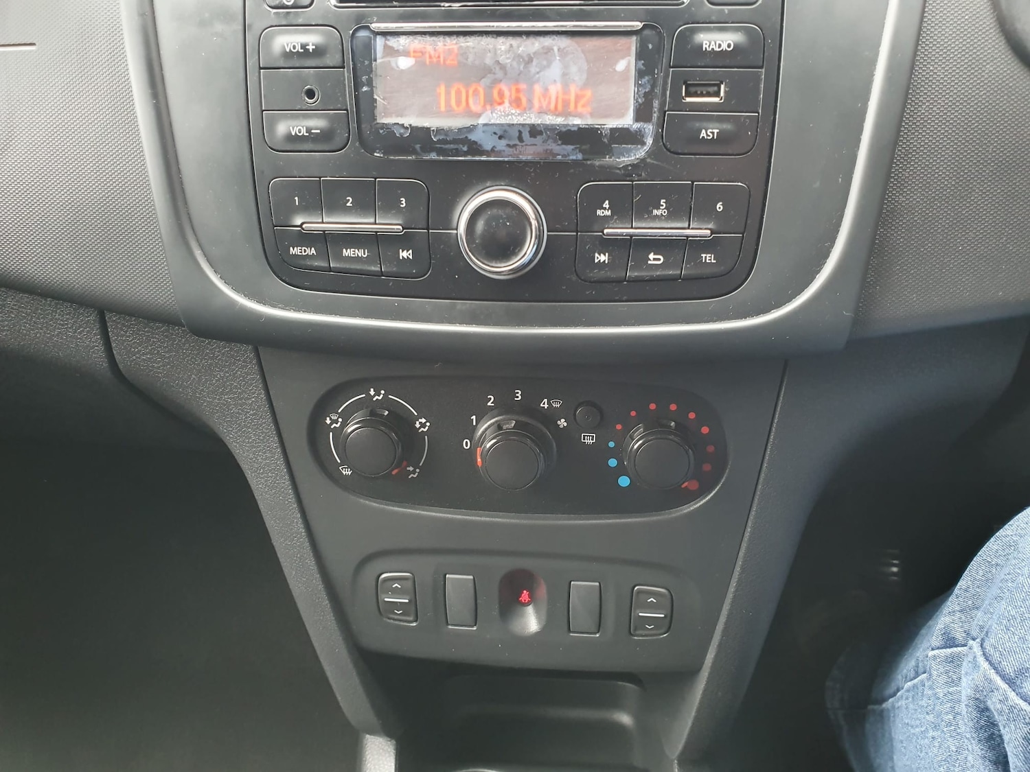 Used Dacia Sandero 2015 for sale - 77603805: Photo 17