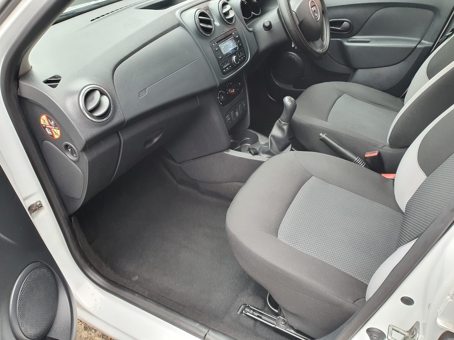 Used Dacia Sandero 2015 for sale - 77603805: Photo 18