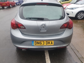 Used Vauxhall Astra 2013 for sale - 77211733: Photo
