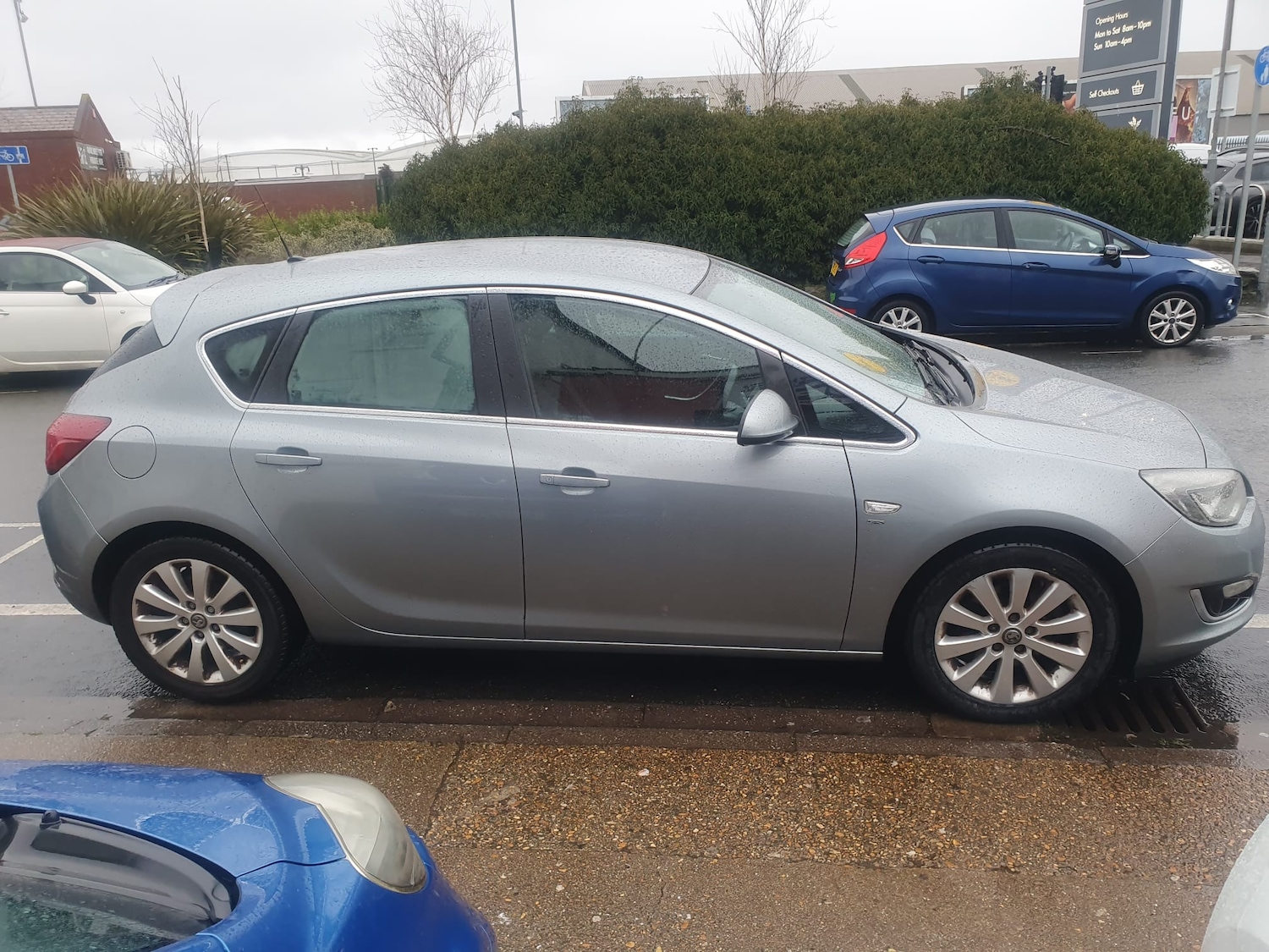 Used Vauxhall Astra 2013 for sale - 77211733: Photo 3