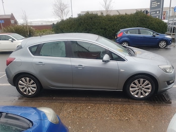 Used Vauxhall Astra 2013 for sale - 77211733: Photo