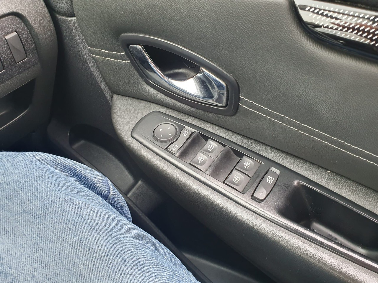 Used Renault Scenic 2012 for sale - 76569288: Photo 17