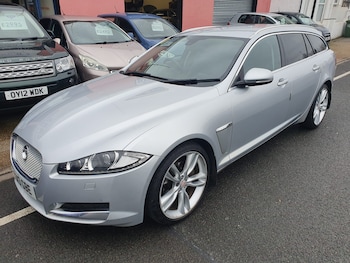 2013 (13) - 3.0d V6 Luxury 5dr Auto