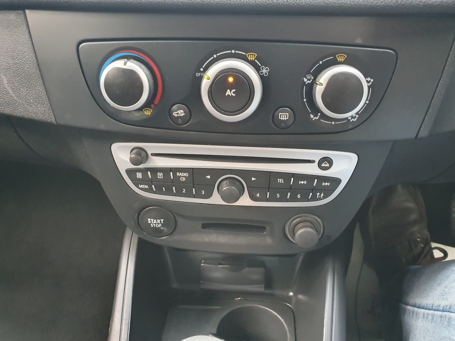 Used Renault Megane 2010 for sale - 76480792: Photo 10