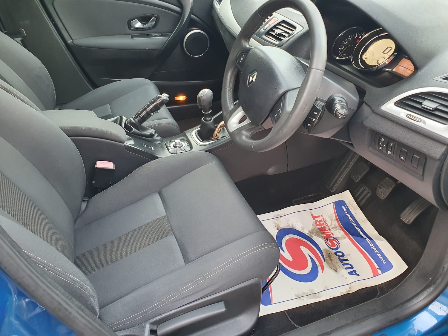 Used Renault Megane 2010 for sale - 76480792: Photo 2