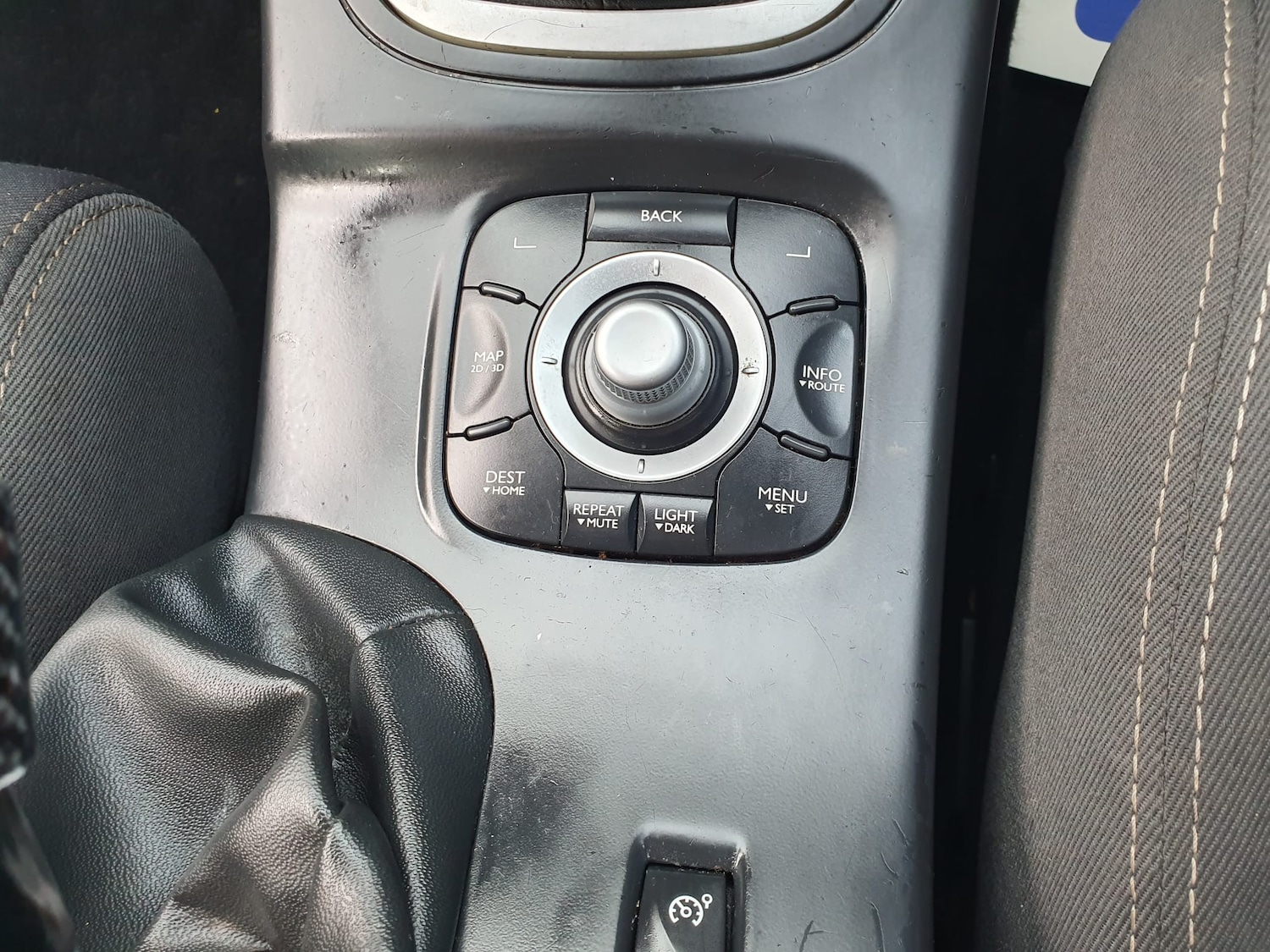 Used Renault Megane 2010 for sale - 76480792: Photo 9