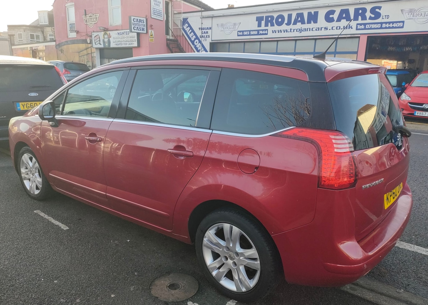 Used Peugeot 5008 2010 for sale - 76943012: Photo 2