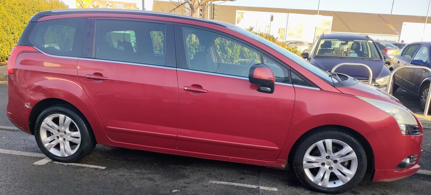 Used Peugeot 5008 2010 for sale - 76943012: Photo 3