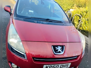 Used Peugeot 5008 2010 for sale - 76943012: Photo