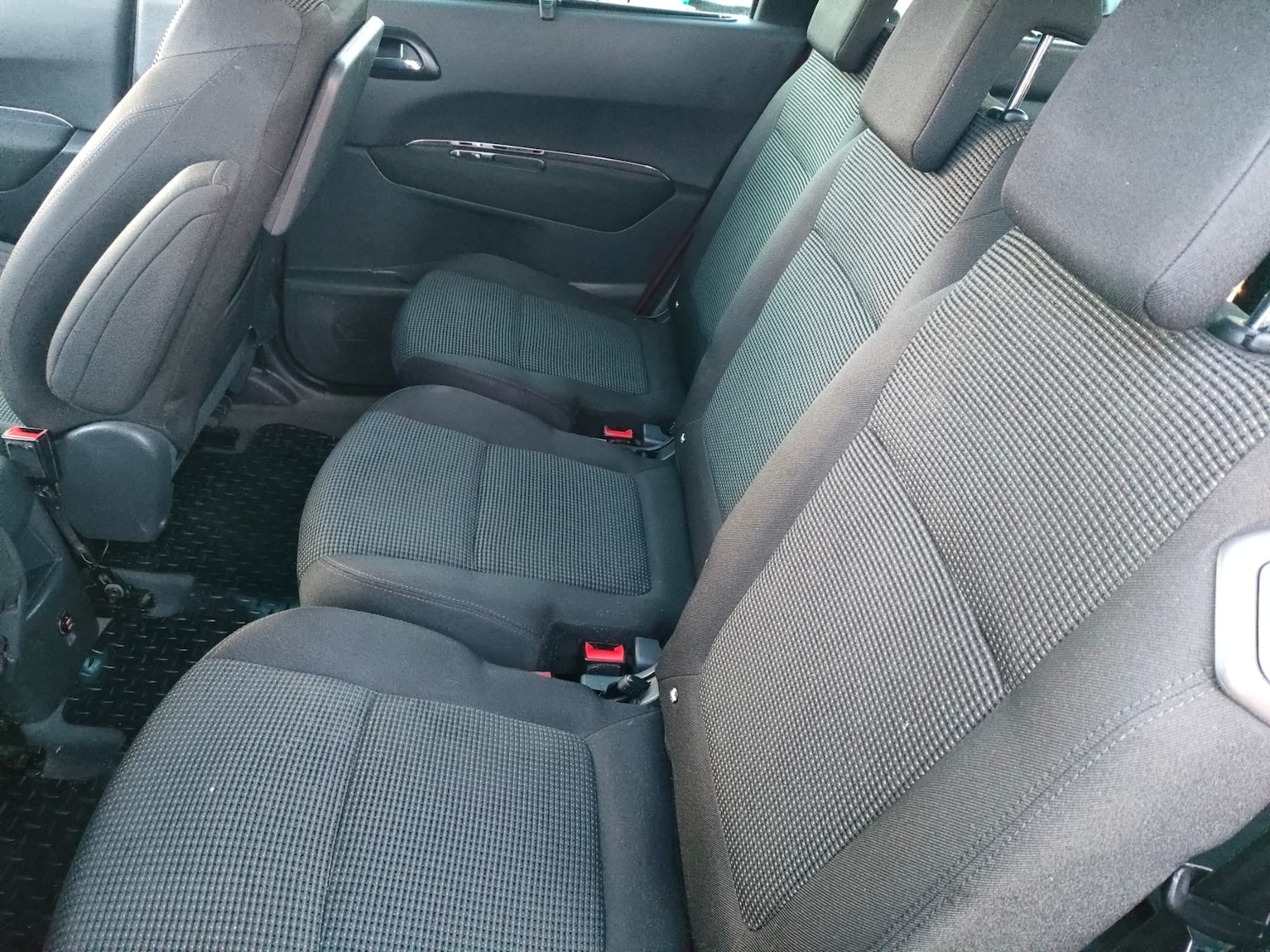 Used Peugeot 5008 2010 for sale - 76943012: Photo 8