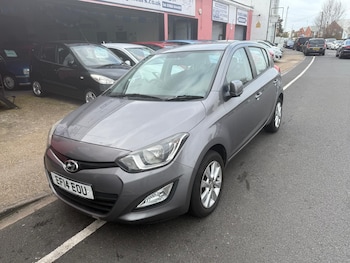 Used Hyundai i20 2014 for sale - 76334656: Photo