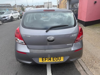 Used Hyundai i20 2014 for sale - 76334656: Photo
