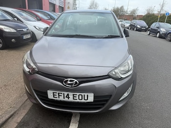 Used Hyundai i20 2014 for sale - 76334656: Photo