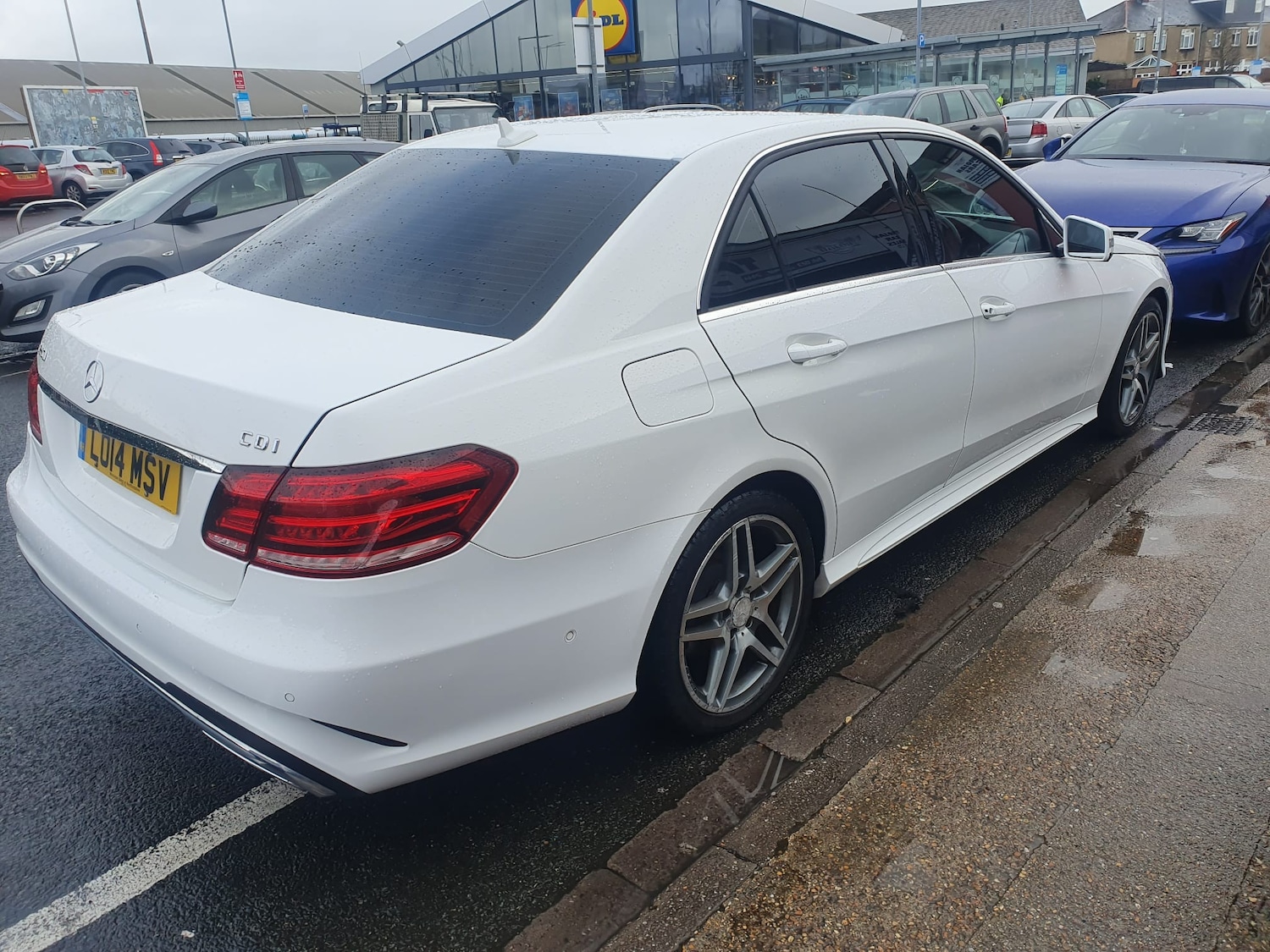Used Mercedes-Benz E Class 2014 for sale - 77462941: Photo 2