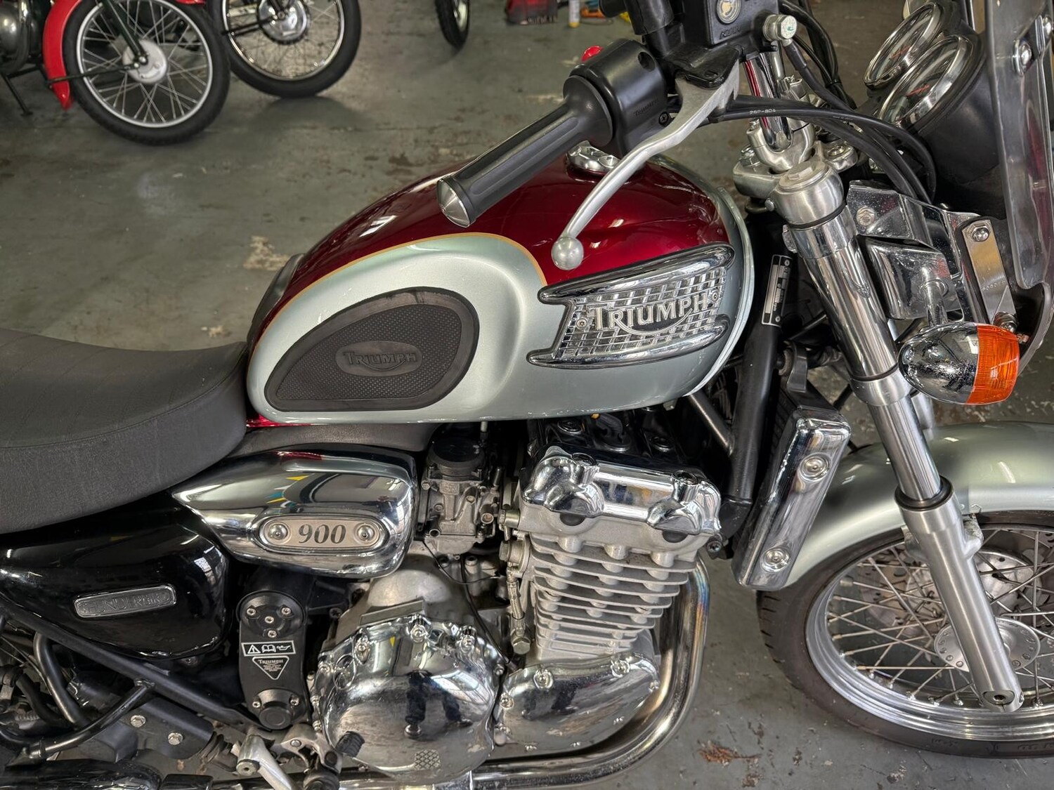 Triumph THUNDERBIRD