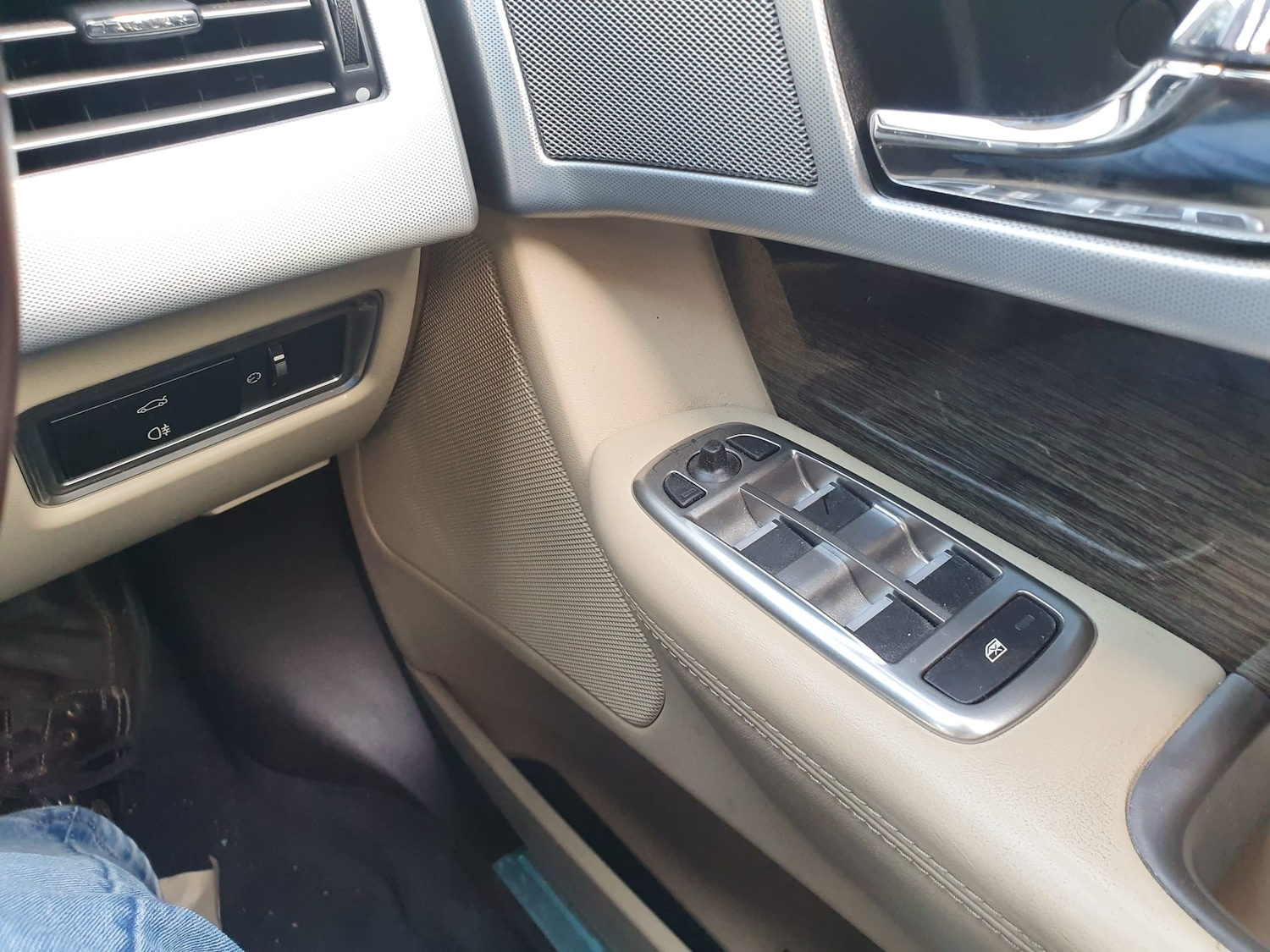 Used Jaguar XF 2012 for sale - 76505059: Photo 14