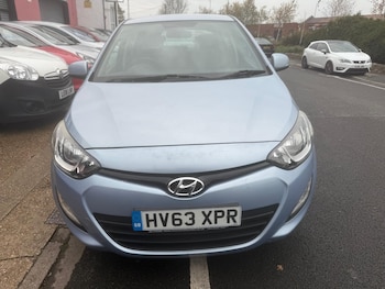 Used Hyundai i20 2013 for sale - 76480758: Photo