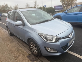 Used Hyundai i20 2013 for sale - 76480758: Photo