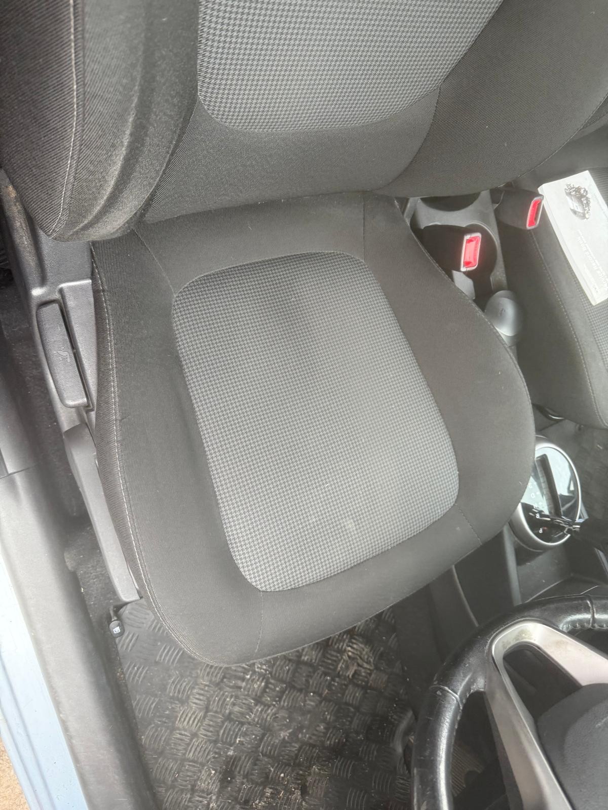 Used Hyundai i20 2013 for sale - 76480758: Photo 8