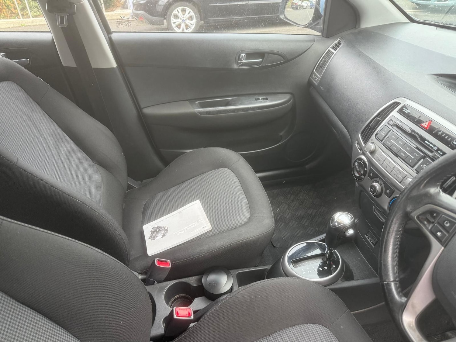 Used Hyundai i20 2013 for sale - 76480758: Photo 9