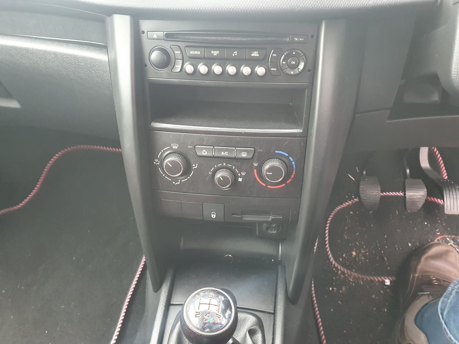 Used Peugeot 207 2010 for sale - 76863035: Photo 12