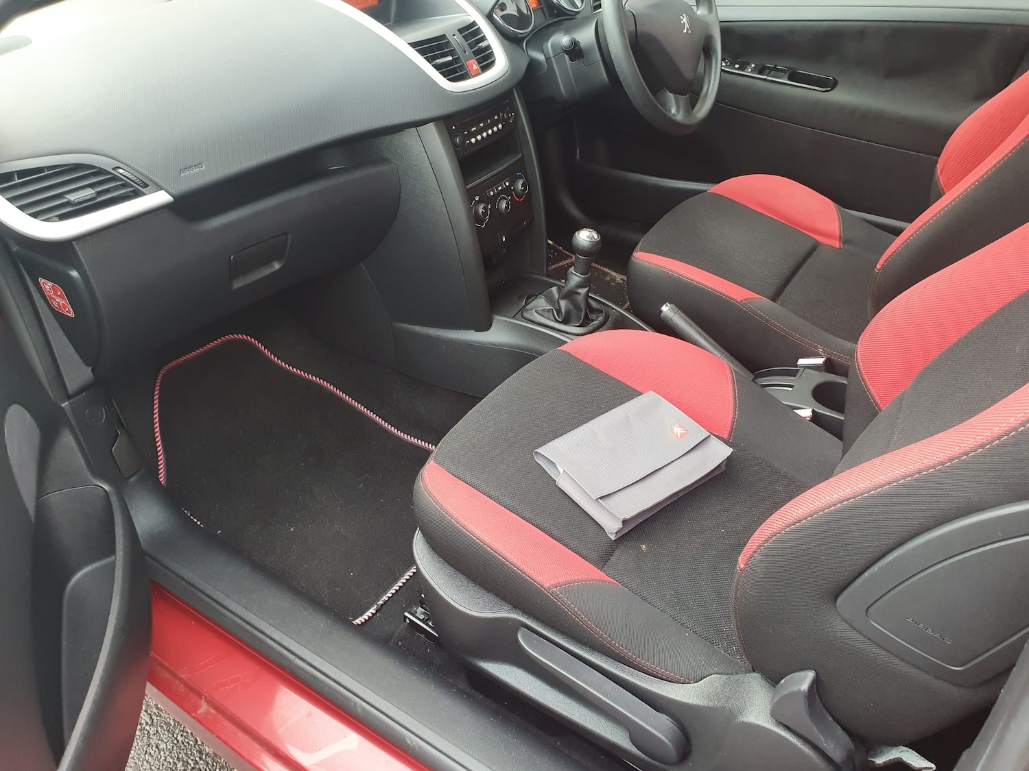 Used Peugeot 207 2010 for sale - 76863035: Photo 14