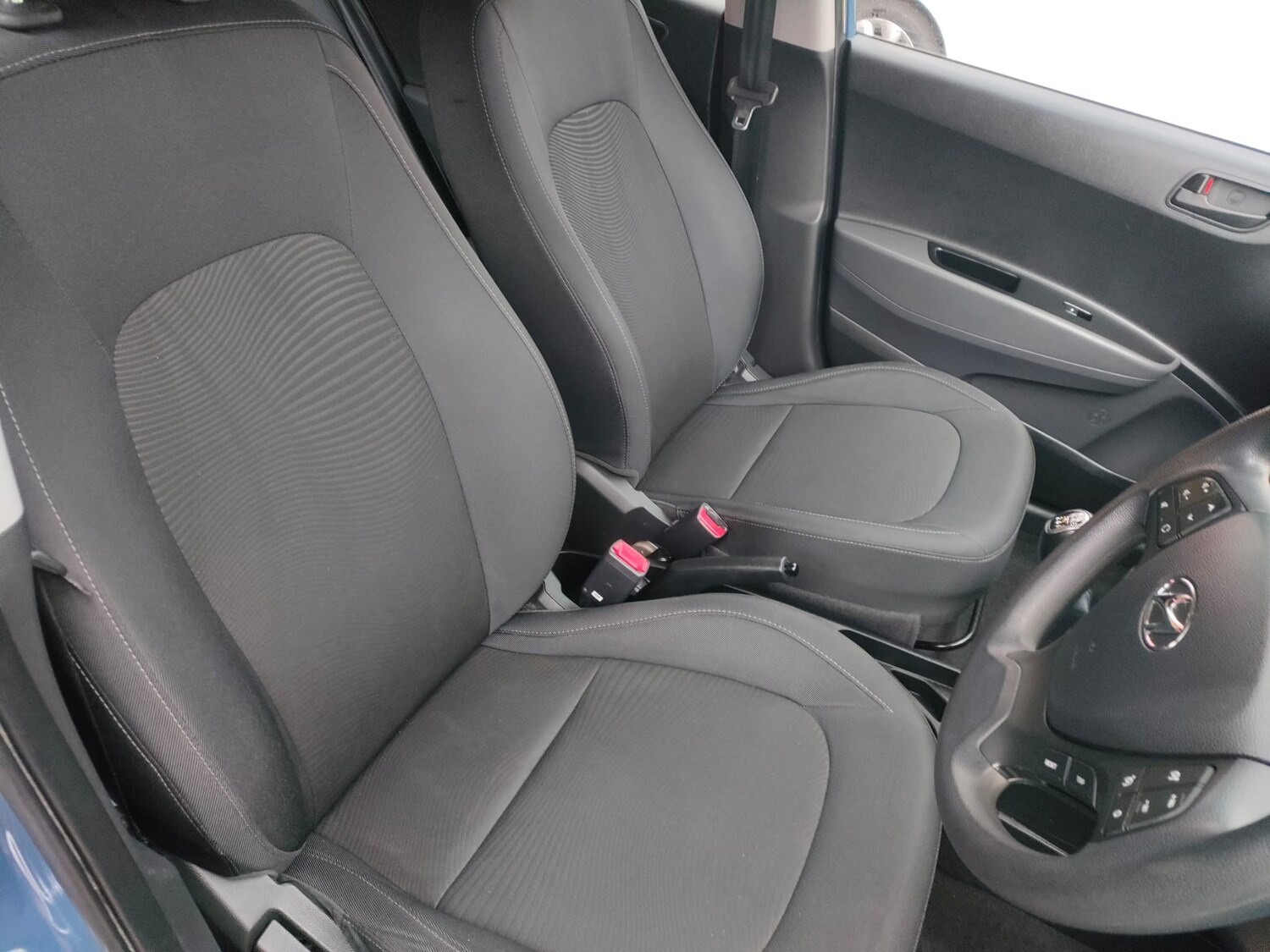 Used Hyundai i10 2017 for sale - 77341065: Photo 10