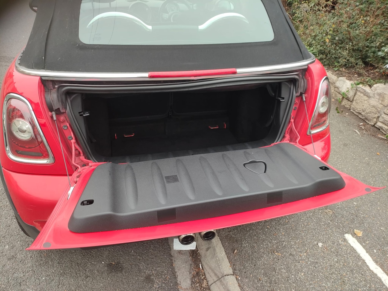 Used MINI Convertible 2010 for sale - 76453627: Photo 5