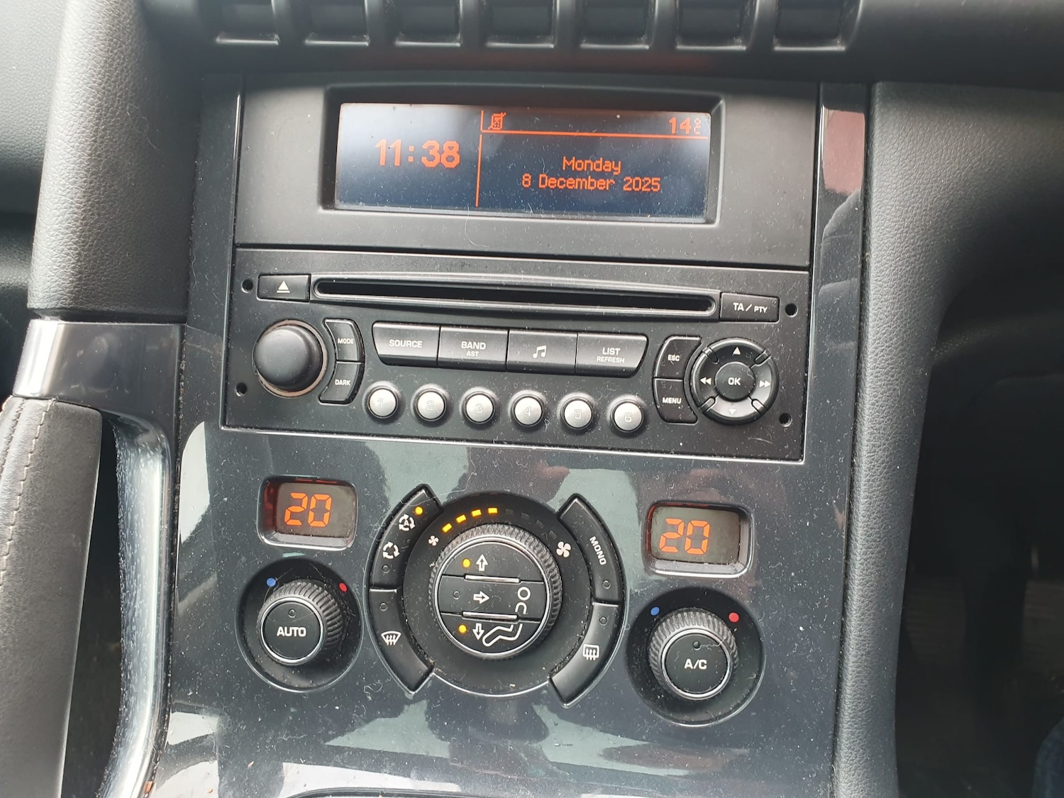 Used Peugeot 3008 2011 for sale - 76863032: Photo 12