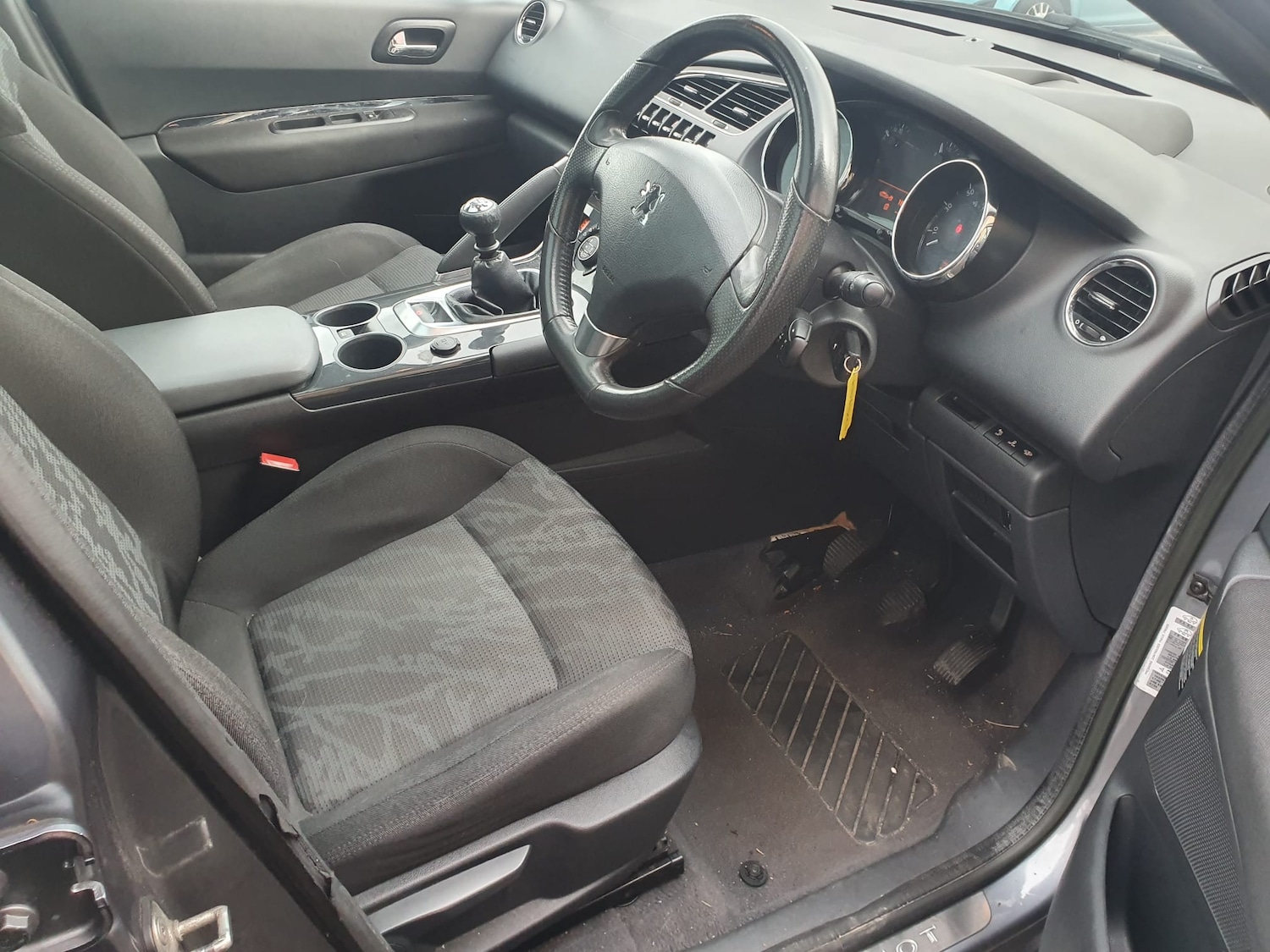 Used Peugeot 3008 2011 for sale - 76863032: Photo 14