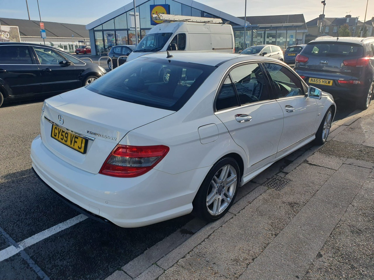 Used Mercedes-Benz C Class 2009 for sale - 76386851: Photo 2