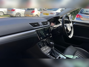 Used Skoda Superb 2022 for sale - 76104115: Photo 2