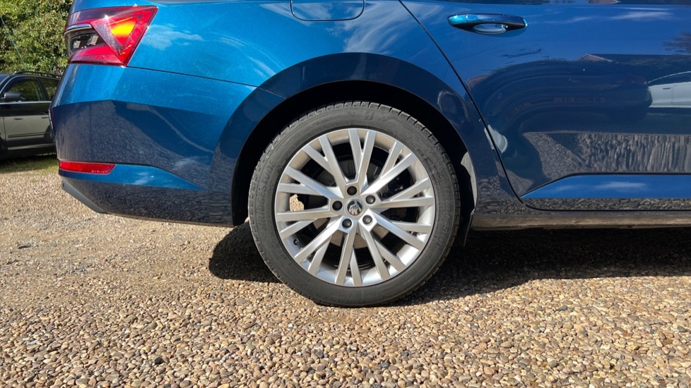 Used Skoda Superb 2022 for sale - 76104115: Photo 5